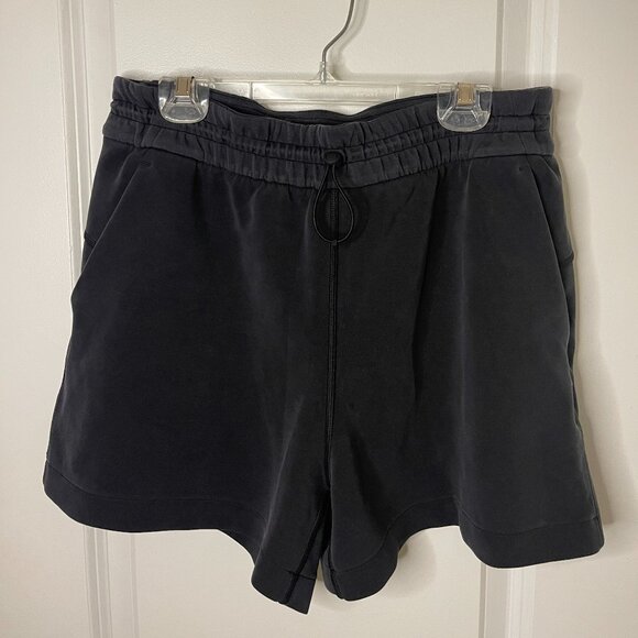 lululemon Softstreme High-Rise Short 4" - Picture 3 of 4